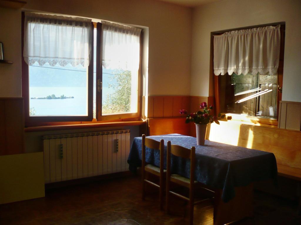 Appartamento Michela Brenzone sul Garda Pokoj fotografie